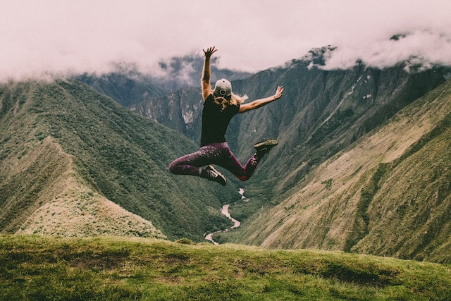 un salto tra le montagne