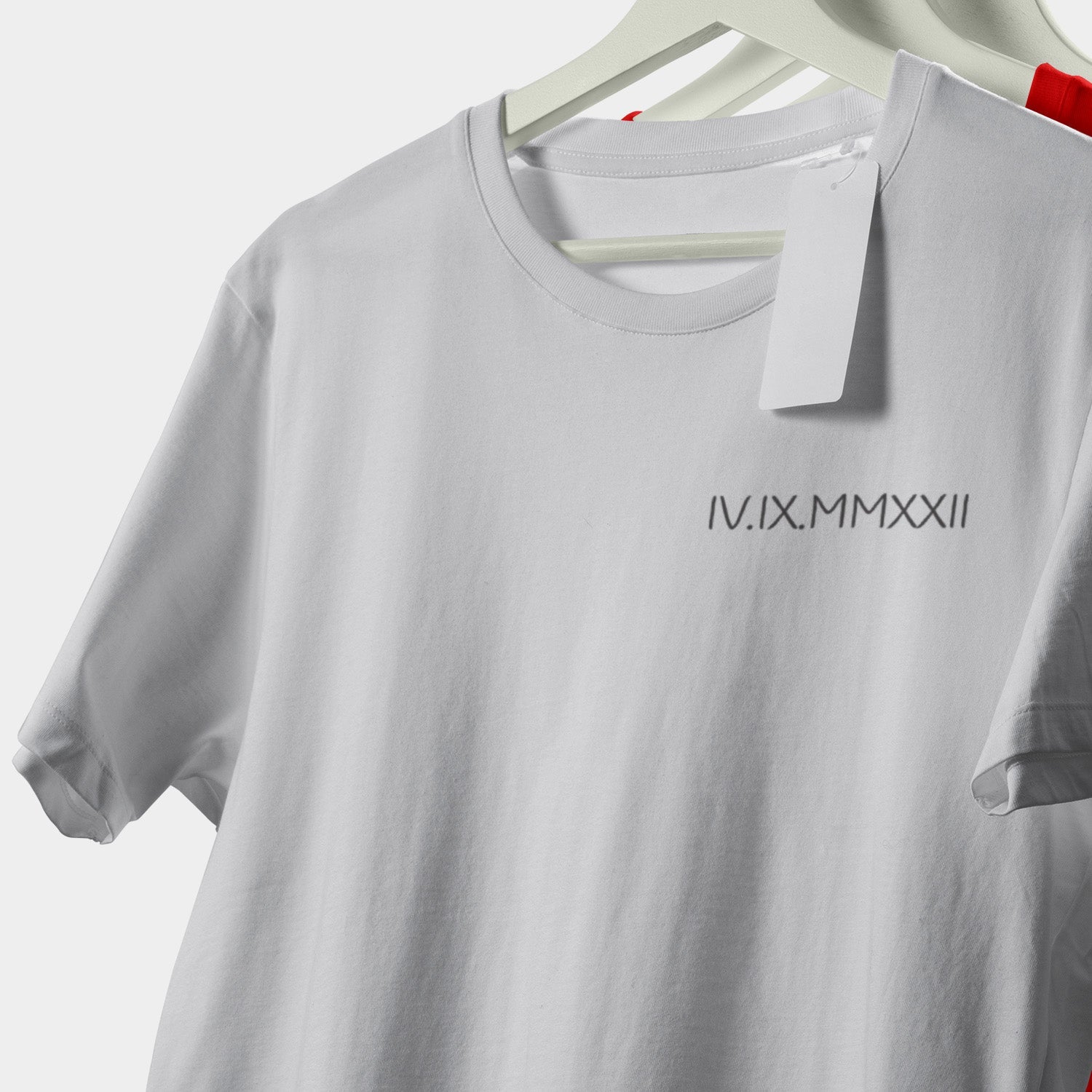Maglietta Personalizzata Ricamata Con Numeri Romani E Iniziali